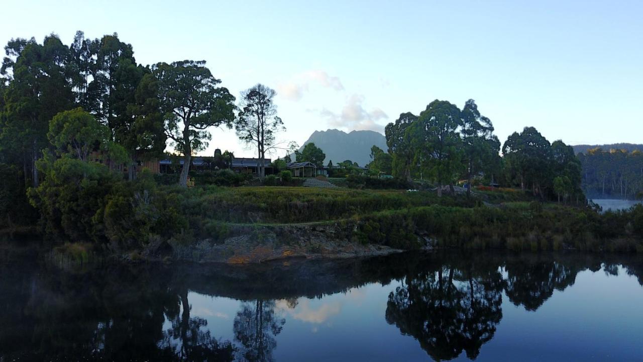 Lakeside 3*