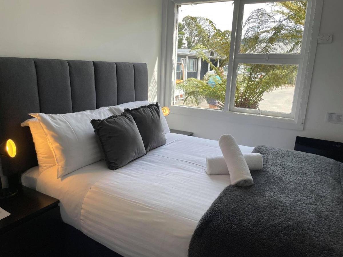 Lakeside Motel 3*