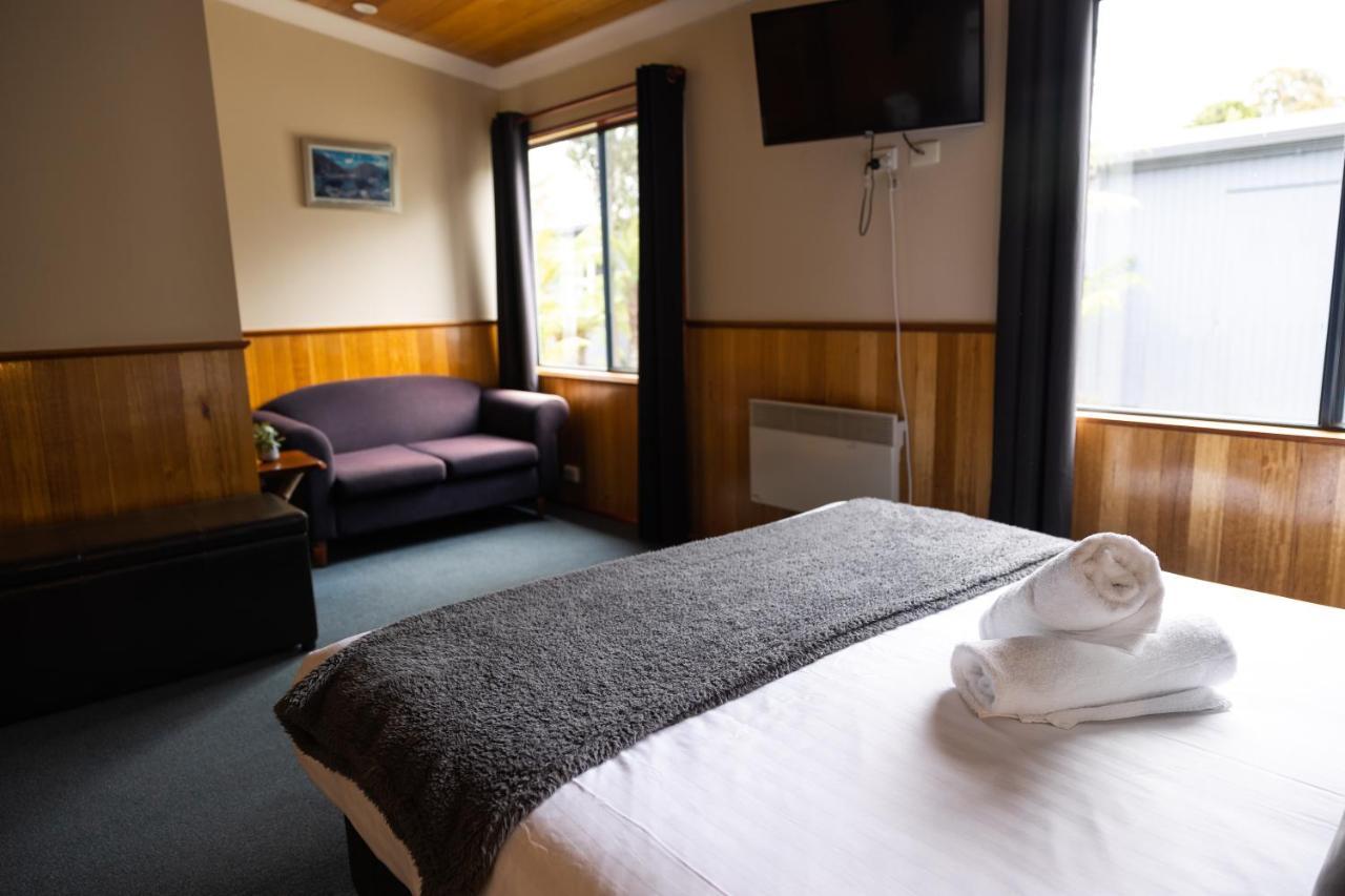 Lakeside Motel 3*