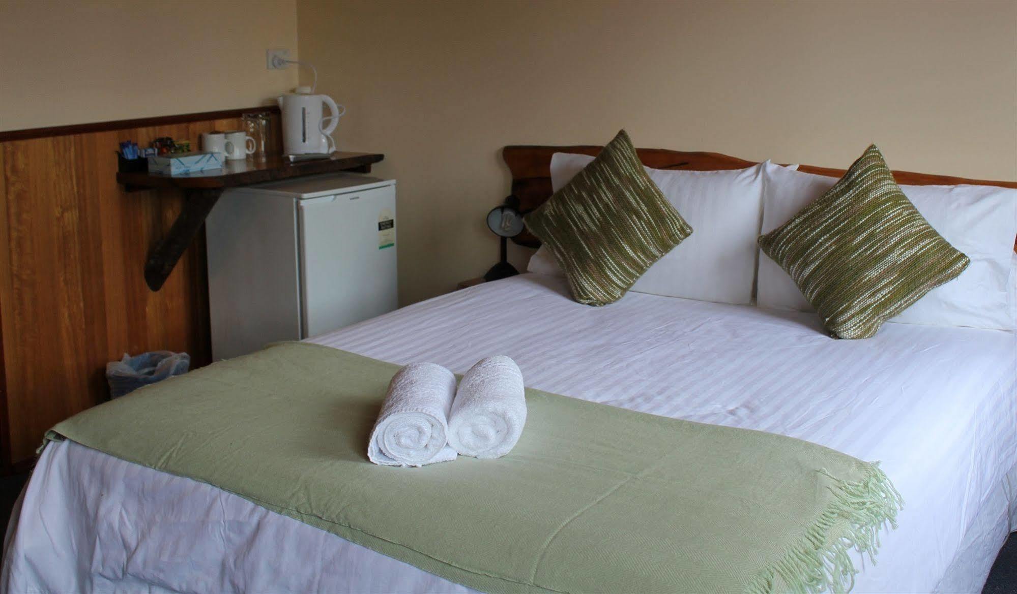 Lakeside Motel 3*